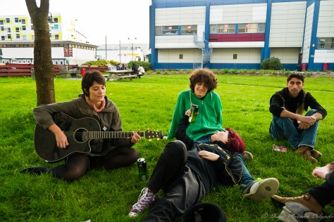 Marta deleitándonos con su guitarra.