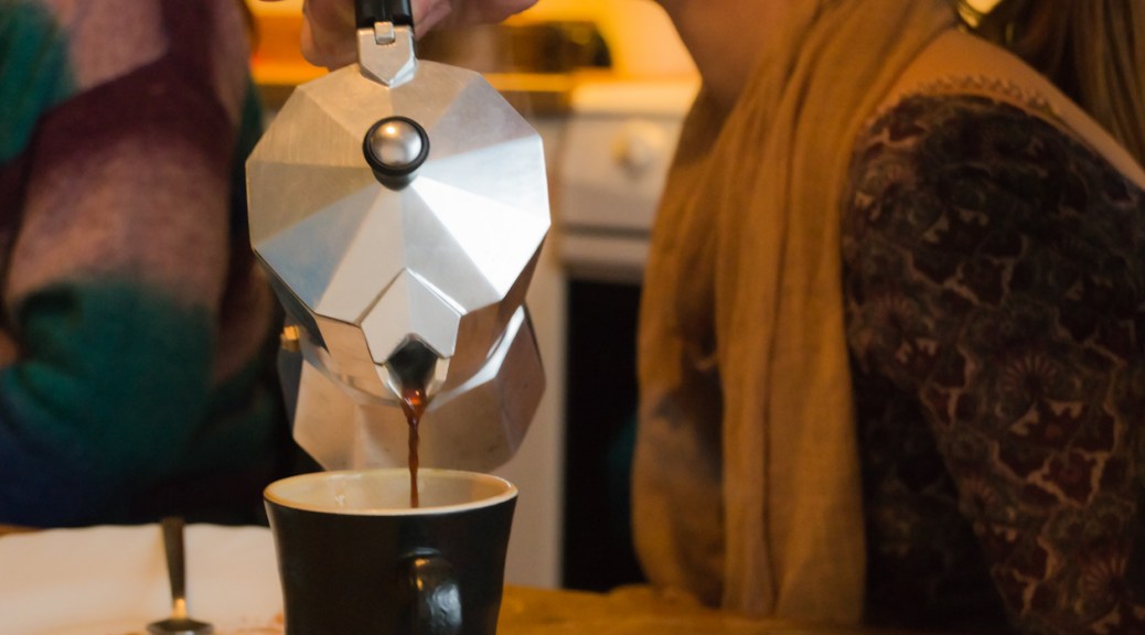 Una de tantas tardes de café en las cocinas comunes de Fantoft.