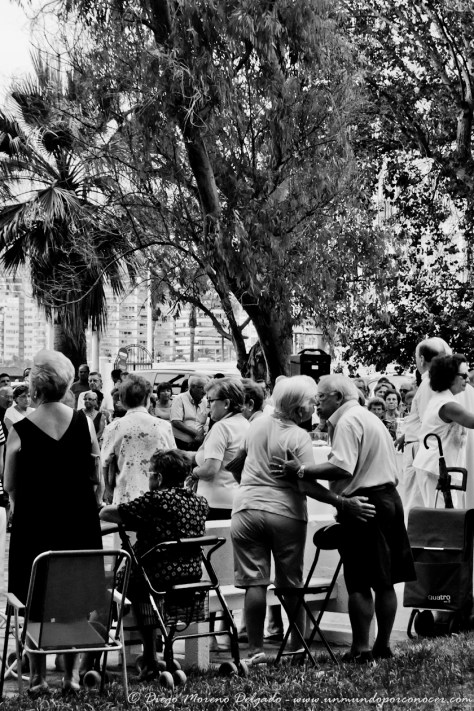 Misa de verano al aire libre.
